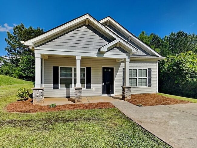 property at 220 St Andrews Pl Dr