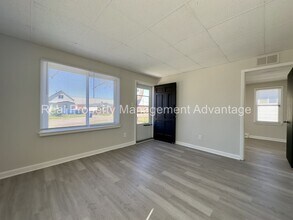21706 Conners Ave in Warren, MI - Building Photo - Building Photo