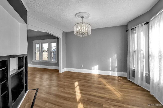 990 Hertel Ave in Buffalo, NY - Building Photo - Building Photo