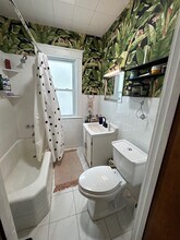 36 Spencer Ave, Unit 2 in Somerville, MA - Building Photo - Building Photo
