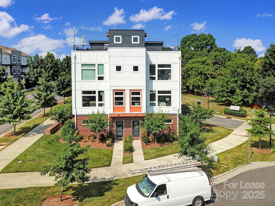 111 W Poindexter Dr in Charlotte, NC - Building Photo