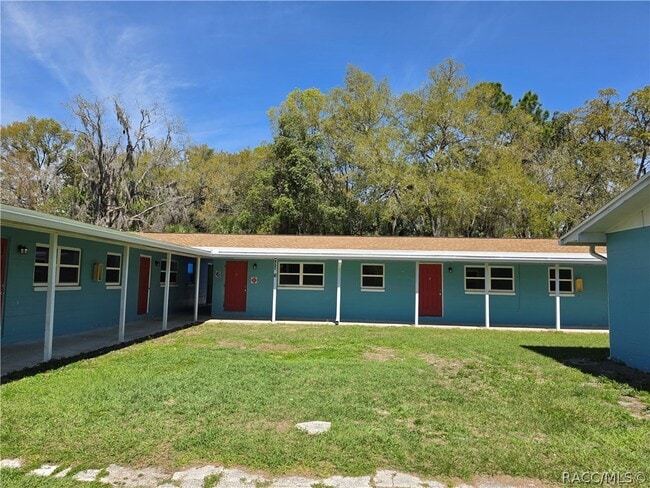 645 NE 10th St in Crystal River, FL - Building Photo - Building Photo