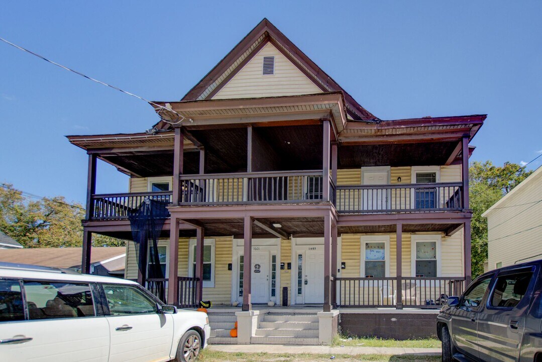 1601 Elm Ave-Unit -1603 Elm Ave - Unit 2 in Portsmouth, VA - Building Photo