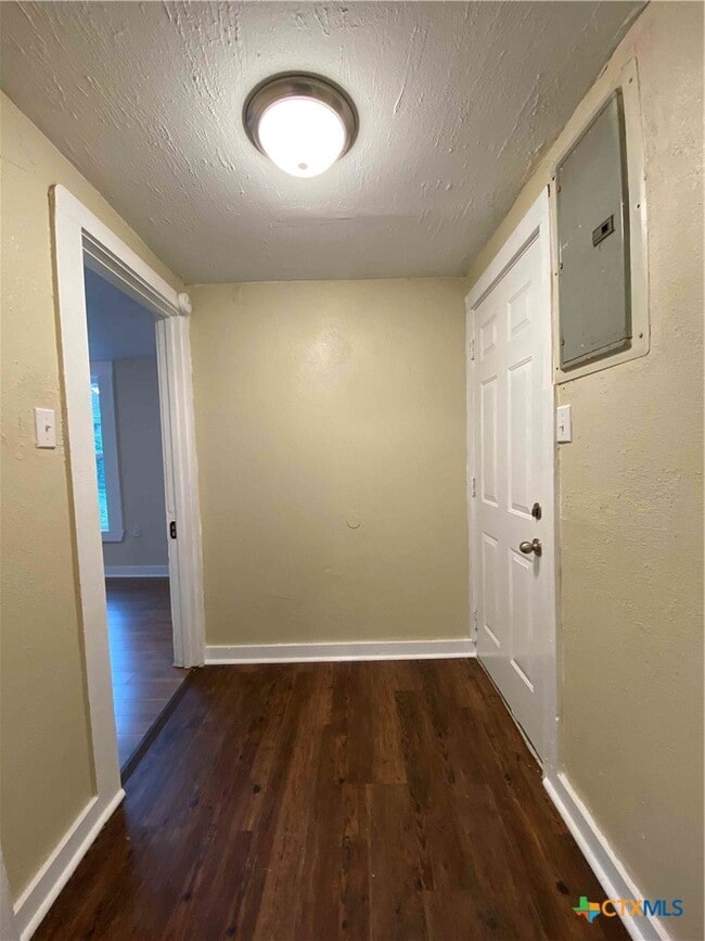 property at 904 N Main St