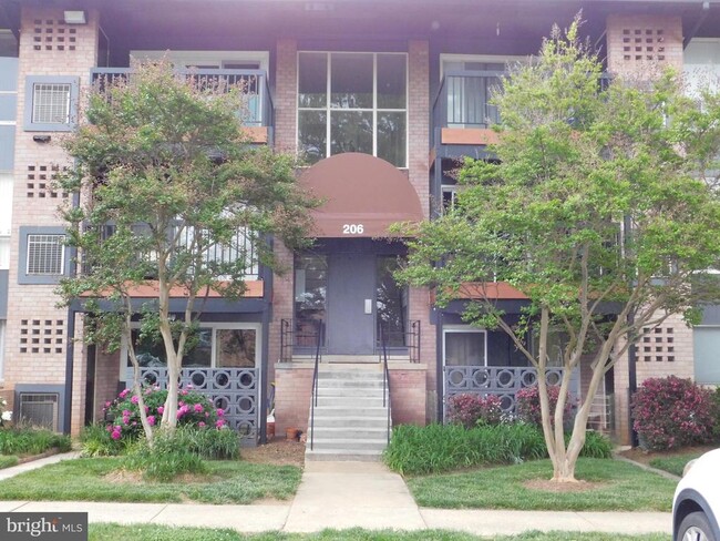 property at 206 Park Terrace Ct SE