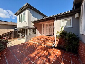 1552 Meadow Ln in Burlingame, CA - Building Photo - Building Photo