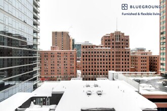 108 W Chicago Ave in Chicago, IL - Building Photo - Building Photo
