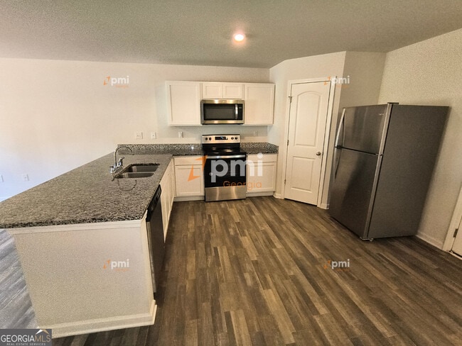 property at 1552 Austin Dr