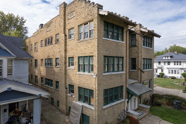 439 Kenilworth Ave in Toledo, OH - Foto de edificio - Building Photo