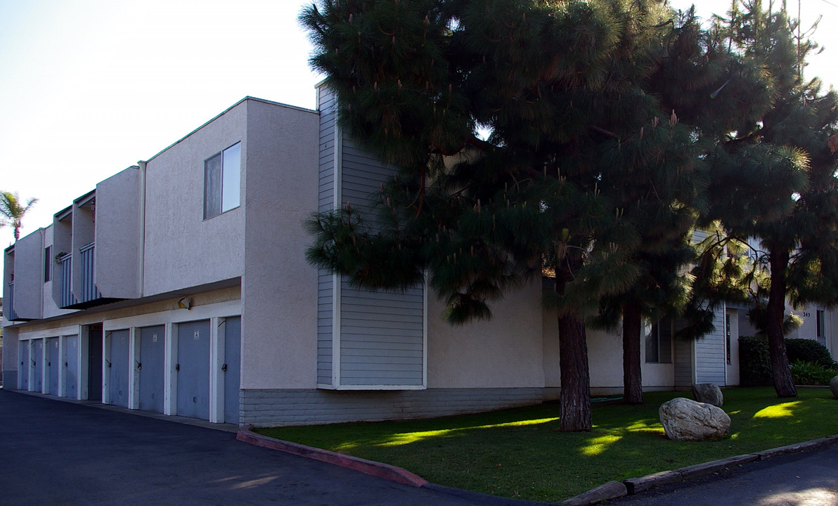 345 Juniper St in Carlsbad, CA - Building Photo