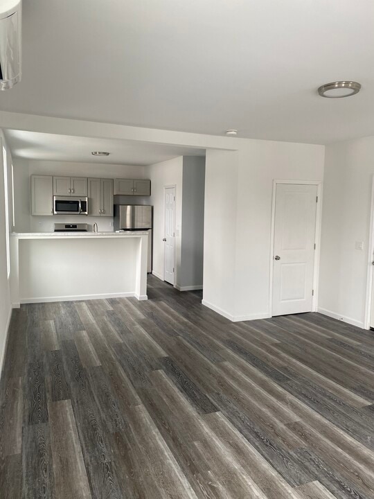 10 Brandt Pl, Unit 2A in Amsterdam, NY - Foto de edificio