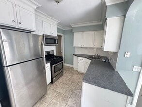 1354 Johnston St SE in Grand Rapids, MI - Building Photo - Building Photo