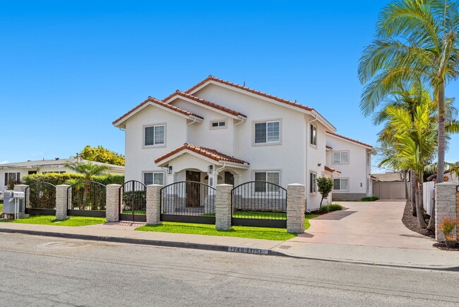 1749 Dahlia Ave in San Diego, CA - Building Photo - Building Photo