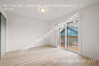 947 7th Ave-Unit -1 in Longview, WA - Foto de edificio - Building Photo
