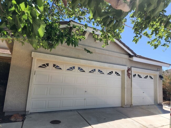 property at 1703 Little Oak Ct