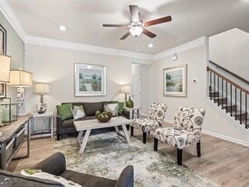 207 DuPont Dr in Cartersville, GA - Building Photo