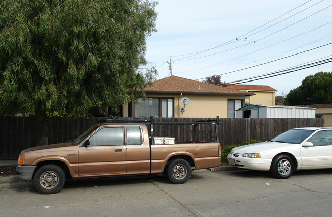 1115-1117 State St in San Mateo, CA - Foto de edificio - Building Photo