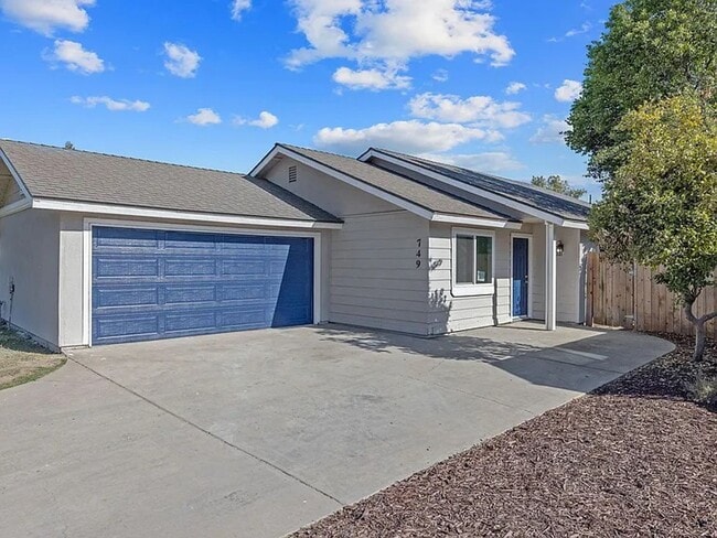 749 W Robin Ave in Visalia, CA - Building Photo - Building Photo