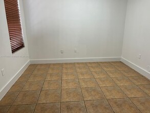 5240 NW 109th Ave in Doral, FL - Building Photo - Building Photo