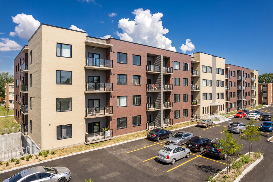 8620 Jean-Brillon Rue in Montréal, QC - Building Photo