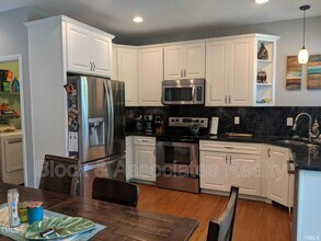 214 Castle Hayne Dr in Cary, NC - Building Photo - Building Photo
