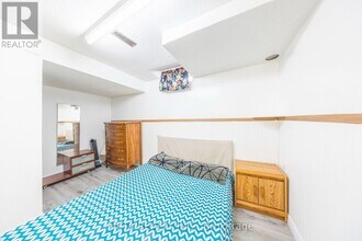 71 Grenbeck Dr in Toronto, ON - Building Photo - Building Photo