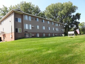 Lincoln Pointe I in St. Cloud, MN - Building Photo - Interior Photo