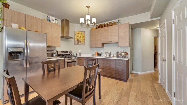 3730 N Ashland Ave, Unit 2F