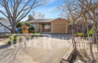 2416 60th St in Sacramento, CA - Building Photo - Building Photo