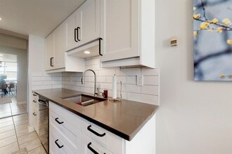 9903-1104 104 Street NW in Edmonton, AB - Building Photo - Building Photo