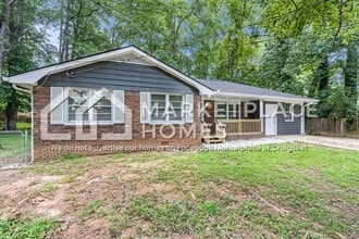 5946 Shady Ln Cir in Forest Park, GA - Building Photo - Building Photo