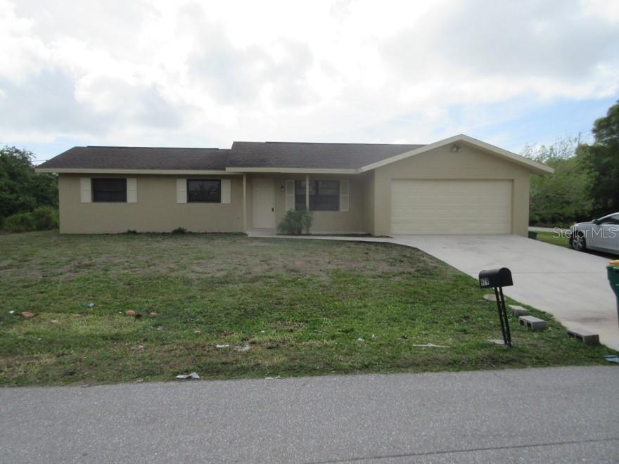 979 Roseway Terrace NW in Port Charlotte, FL - Building Photo