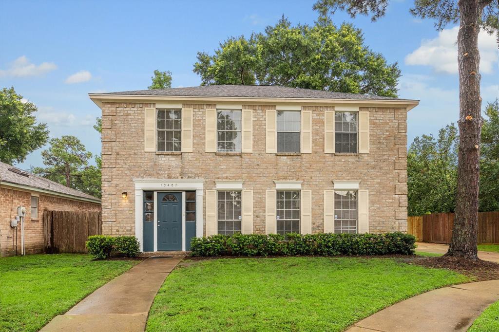 10407 Rippling Fields Dr in Houston, TX - Building Photo