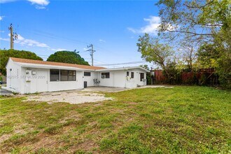 6200 Fletcher St in Hollywood, FL - Building Photo - Building Photo