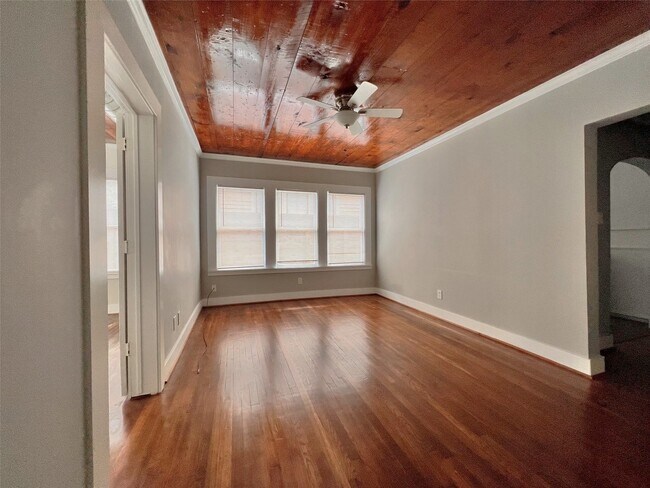 property at 2021 Kane St