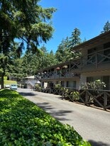 1634 Teresa Way, Unit 4 in Kelso, WA - Building Photo
