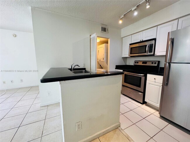 630 S Park Rd in Hollywood, FL - Building Photo - Building Photo