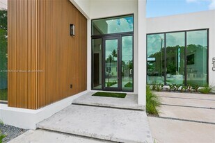 424 NW 43rd St in Miami, FL - Building Photo
