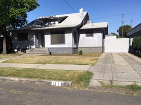 1118 N Yosemite Ave in Fresno, CA - Building Photo