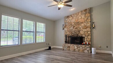 7704 SW 5th Pl in Gainesville, FL - Building Photo - Building Photo