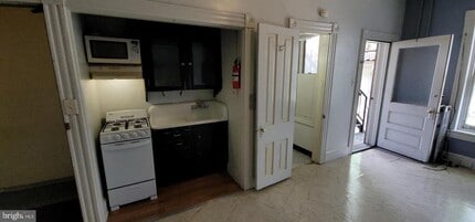 1327 Perkiomen Ave in Reading, PA - Building Photo - Building Photo