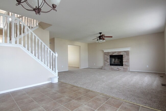 95 Counsel Ct in O'Fallon, MO - Foto de edificio - Building Photo