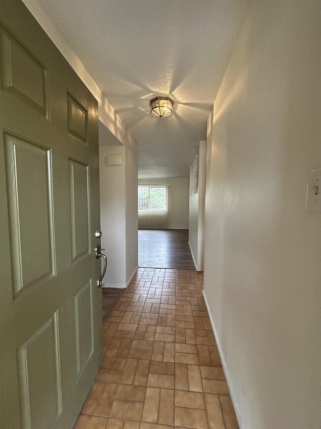 12023 Golden Gate Ave NE in Albuquerque, NM - Building Photo - Building Photo