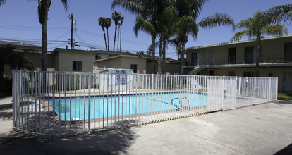 Whiting Avenue Apartments in Fullerton, CA - Building Photo - Building Photo