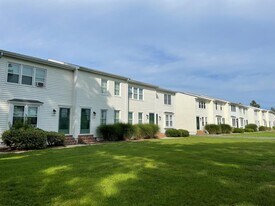 7195 Bunting Rd in Chincoteague, VA - Building Photo