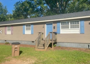 737 N Main St in Wake Forest, NC - Building Photo