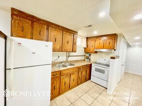 18 Bush Clover Crescent in Kitchener, ON - Building Photo - Building Photo