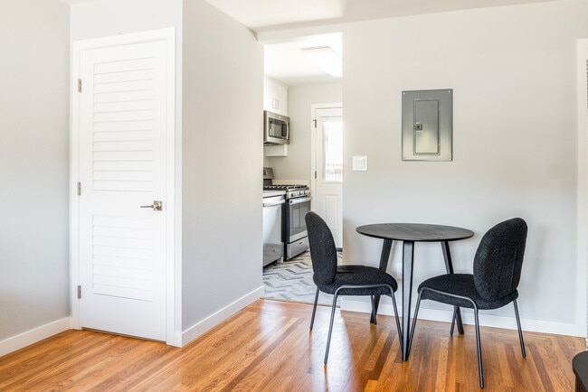 1058 Noel Dr, Unit FL0-ID1862 in Menlo Park, CA - Building Photo - Building Photo