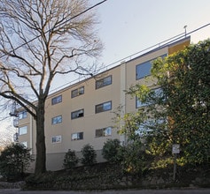 2393 SW Park Pl in Portland, OR - Foto de edificio - Building Photo