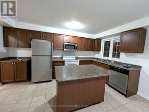 21 Wilkes Crescent in Toronto, ON - Building Photo - Building Photo